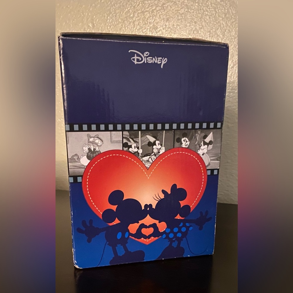 RARE Disney Drive-In Scentsy Warmer | Mickey Minnie Donald Daisy HTF Collectible - Picture 3 of 8